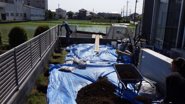 残土はダンプで